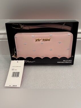 Betsey Johnson Pink Heart Embroidered Convertible Crossbody Wallet nib